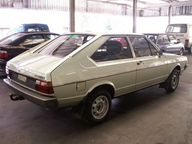 Volkswagen (VW) () Passat (32):  