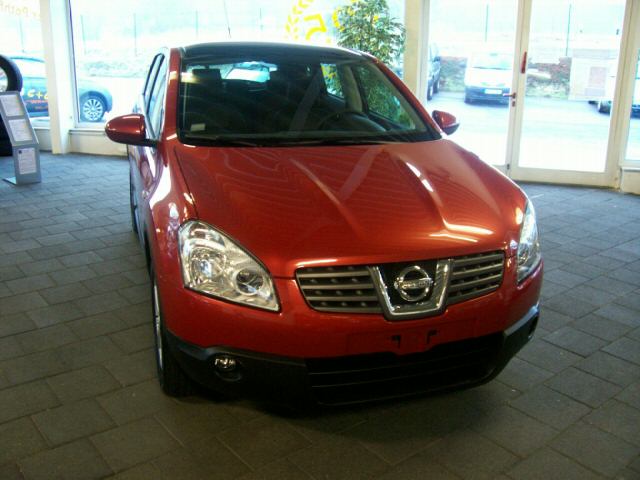 Nissan () Qashqai I:  