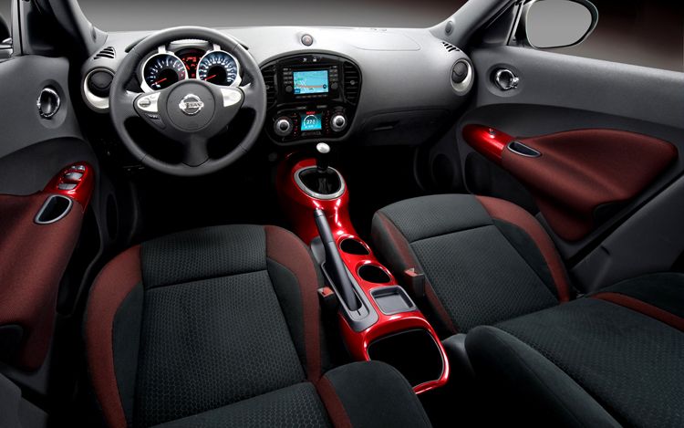 Nissan () Juke I (F15):  