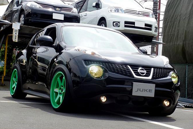 Nissan () Juke I (F15):  