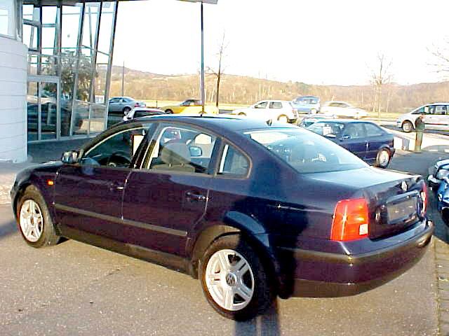 Volkswagen (VW) () Passat V (3B2):  