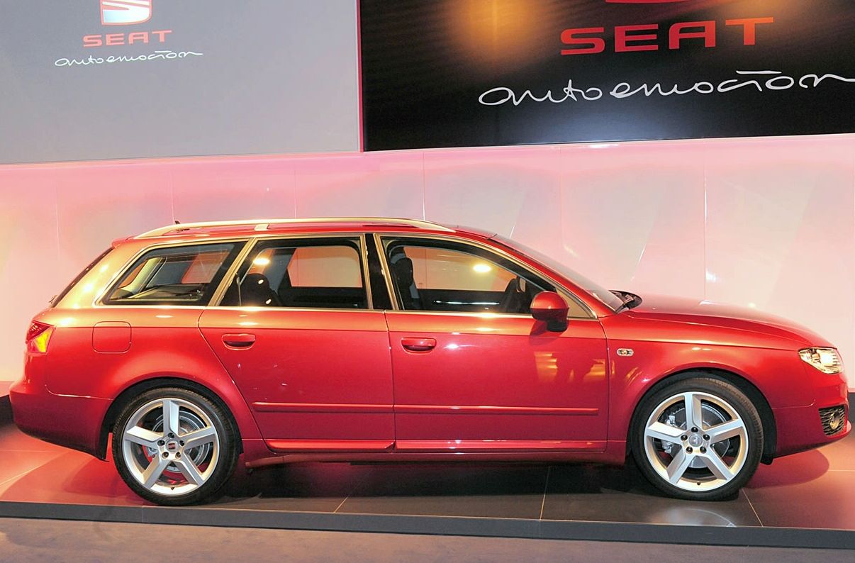 Seat () Exeo ST (3R5):  