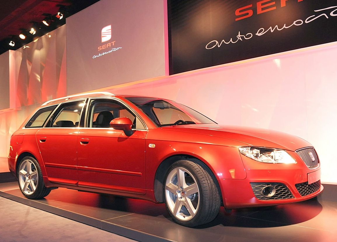 Seat () Exeo ST (3R5):  