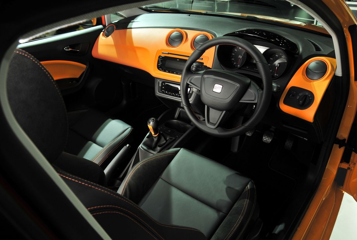 Seat () Ibiza IV Sportcoupe (6J1, 6P1):  