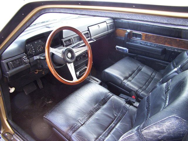 Volvo () 260:  