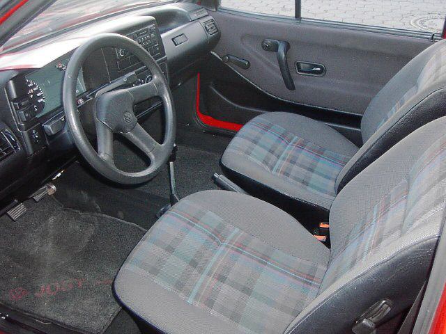 Volkswagen (VW) () Polo II Coupe (86C, 80):  