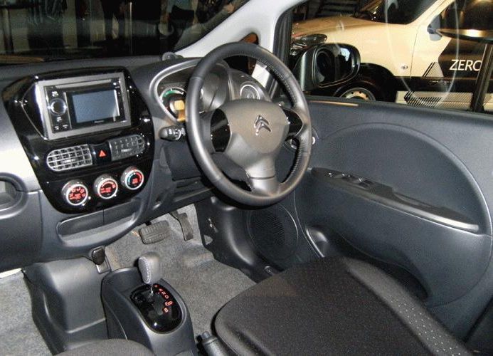 Citroen () C-ZERO:  