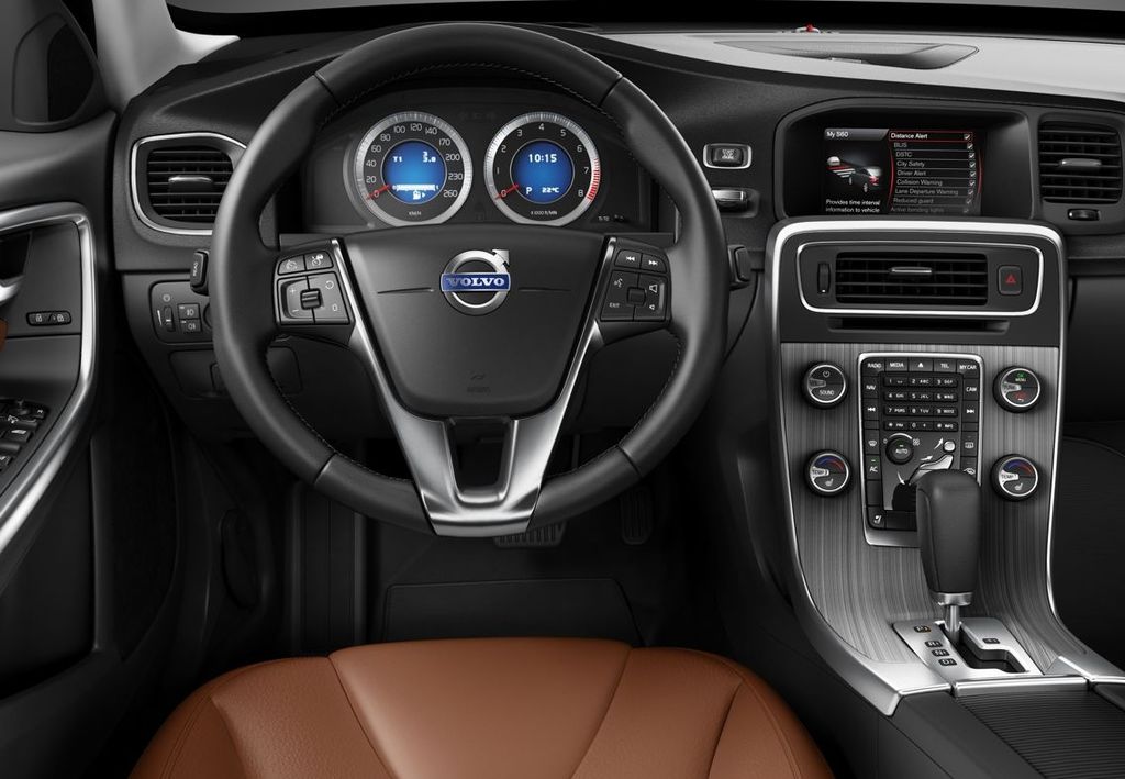 Volvo () S60 II:  