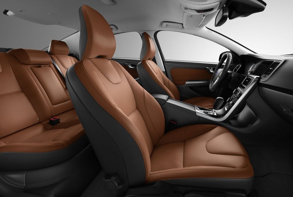 Volvo () S60 II:  