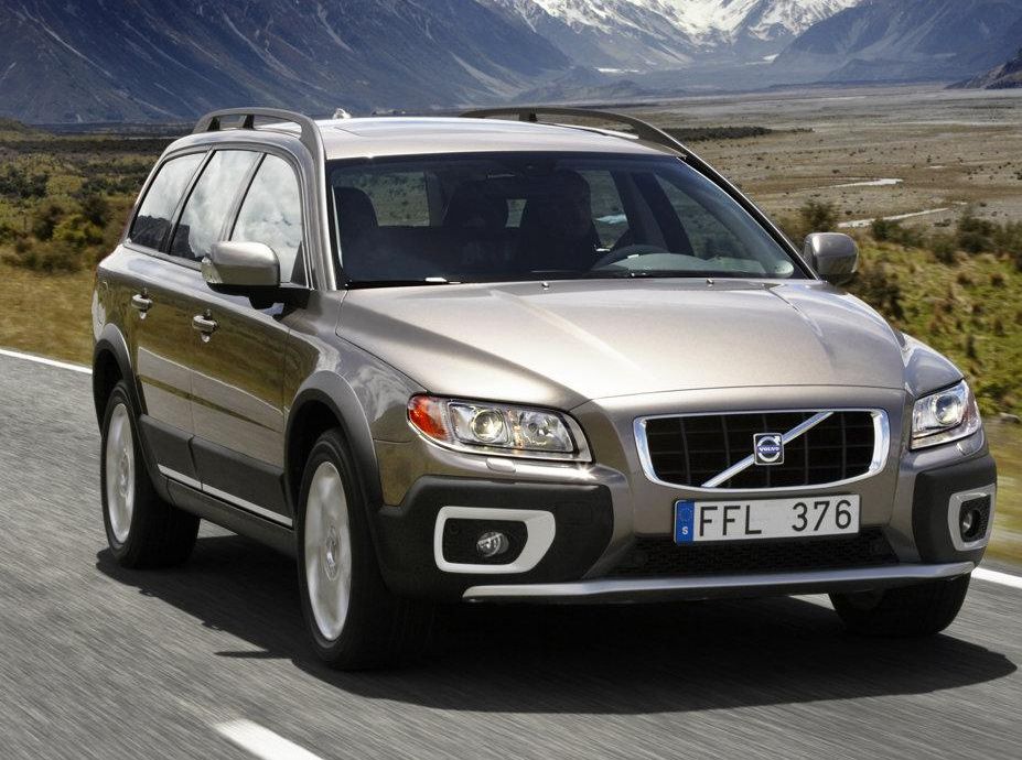 Volvo () XC70 II:  