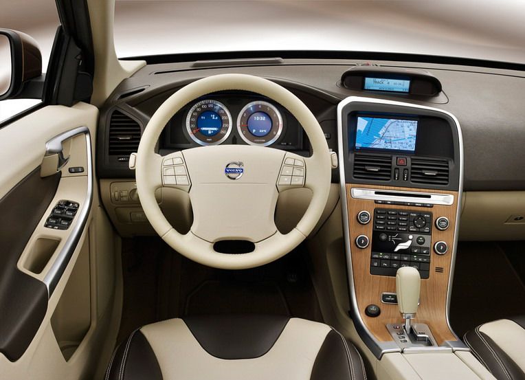 Volvo () XC60 I:  