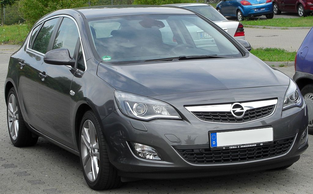 Opel () Astra J IV hatchback:  