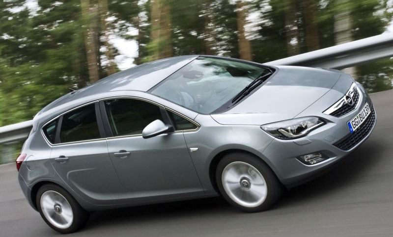 Opel () Astra J IV hatchback:  