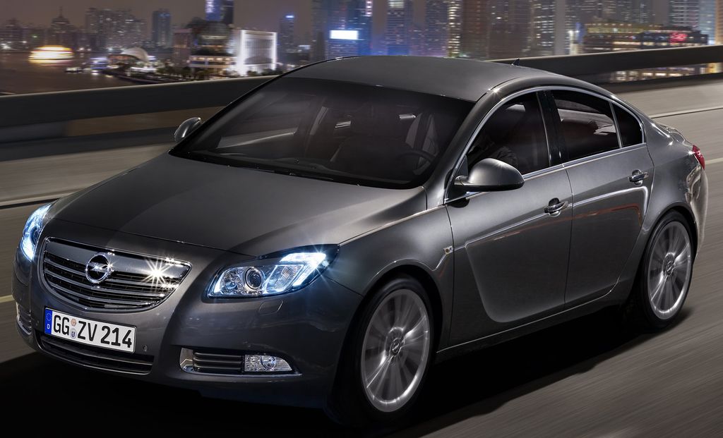 Opel () Insignia (hatchback):  