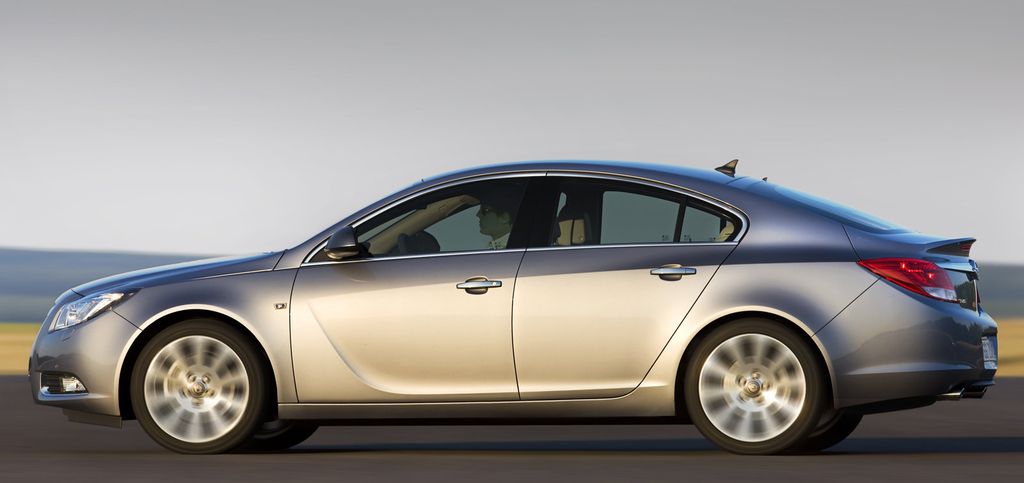 Opel () Insignia (hatchback):  
