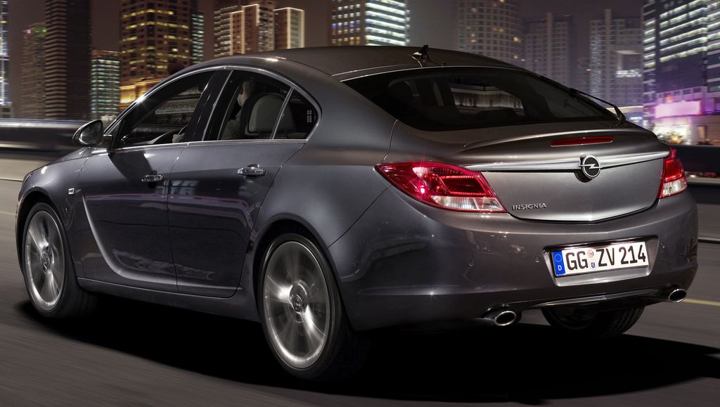 Opel () Insignia (hatchback):  