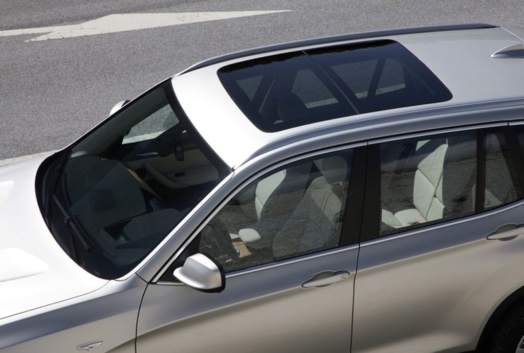BMW () X3 (F25):  