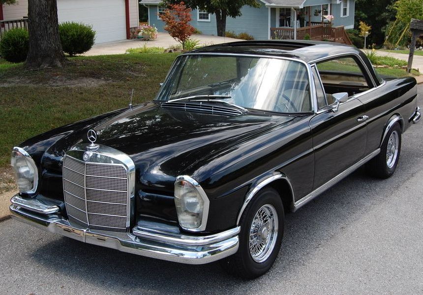 Mercedes Benz () Coupe (W111):  