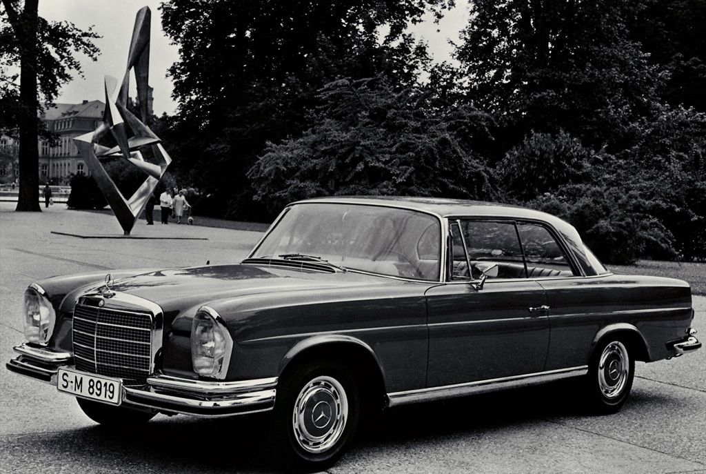 Mercedes Benz () Coupe (W111):  