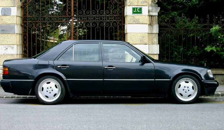 Mercedes Benz () E-Class (W124):  