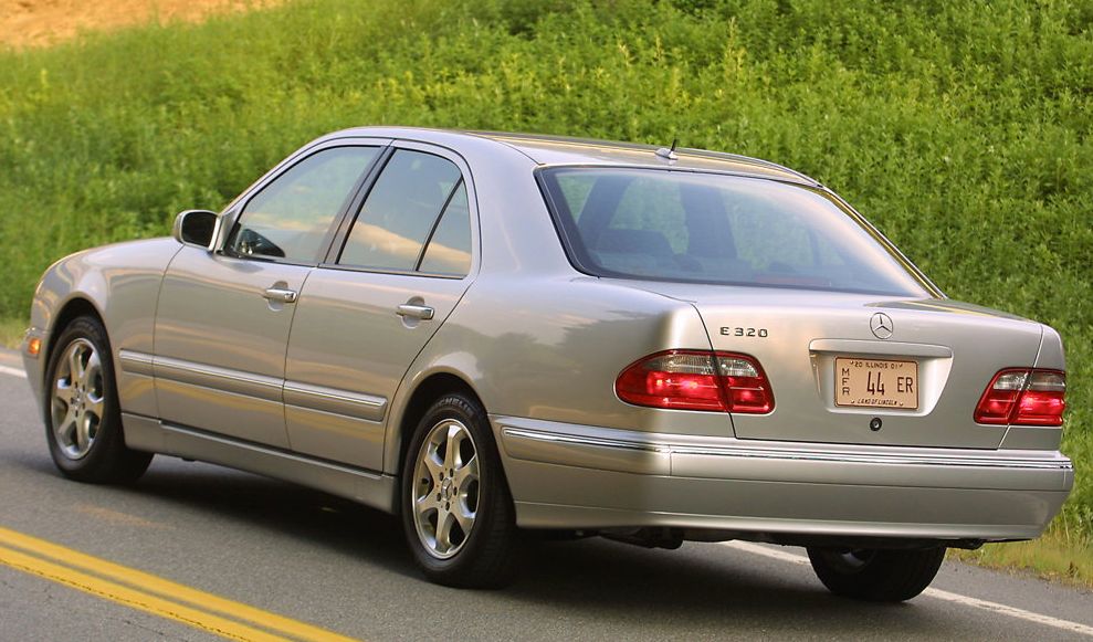 Mercedes Benz () E-Class (W210):  