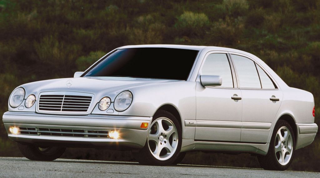 Mercedes Benz () E-Class (W210):  