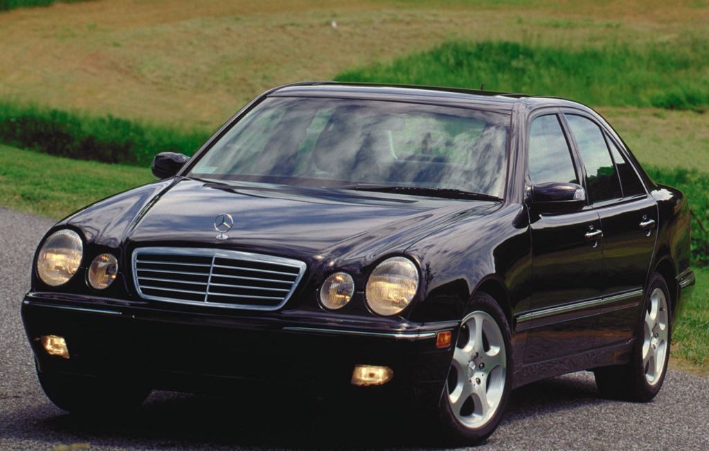 Mercedes Benz () E-Class (W210):  