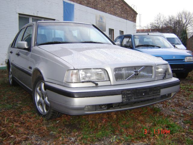 Volvo () 460 L:  