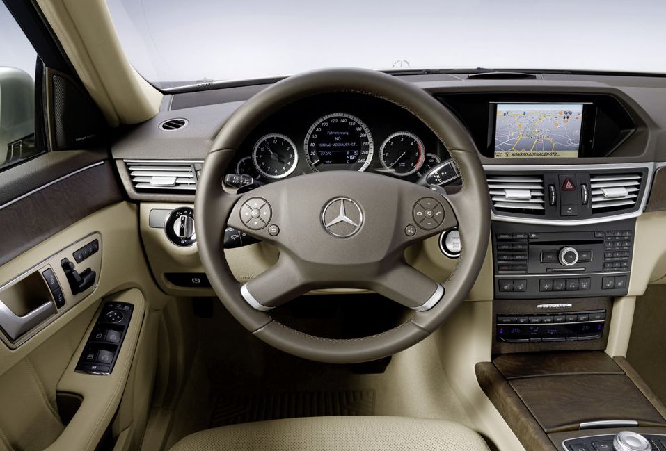 Mercedes Benz () E-Class (W212):  