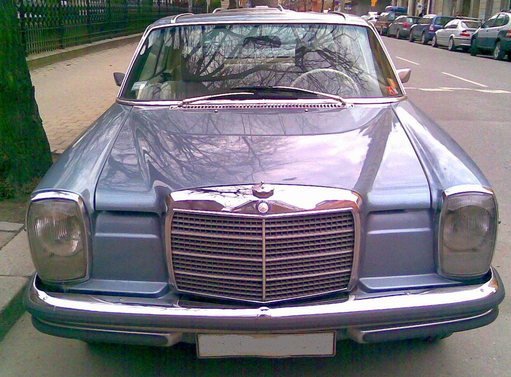 Mercedes Benz () 8 coupe (W114):  