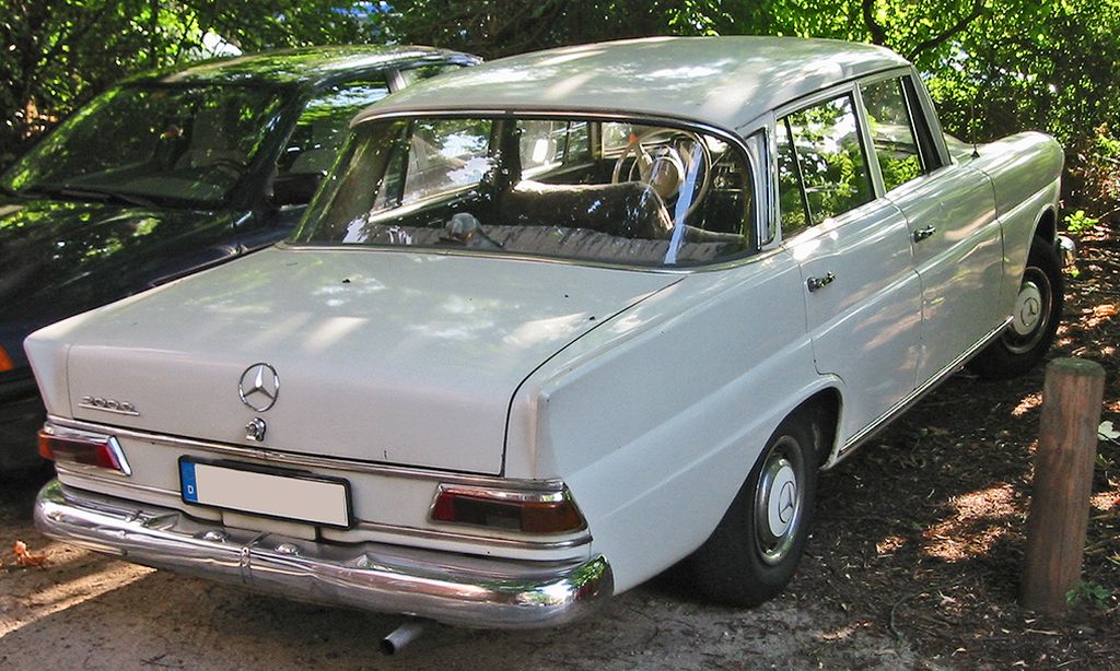 Mercedes Benz () Heckflosse (W110):  