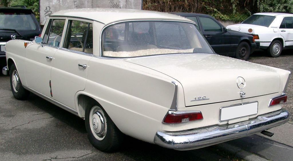 Mercedes Benz () Heckflosse (W110):  