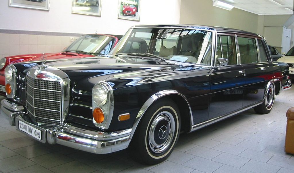 Mercedes Benz () Pullmann:  