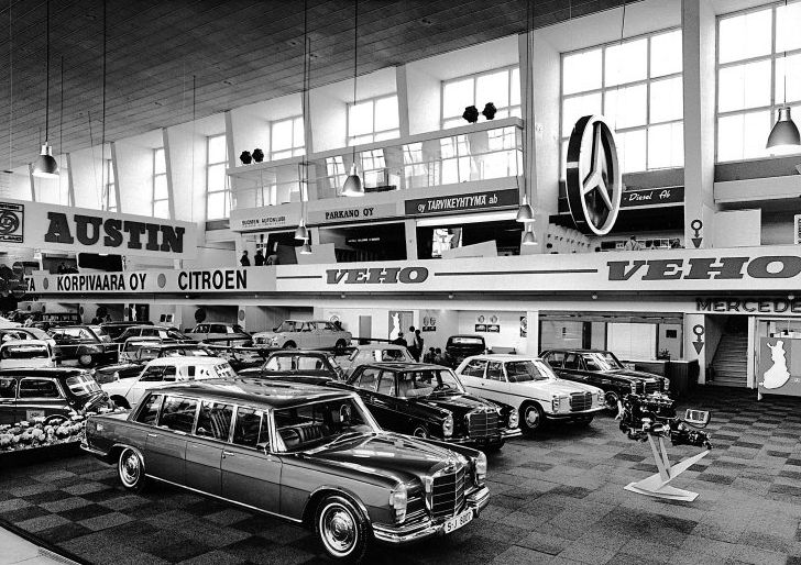 Mercedes Benz () Pullmann:  