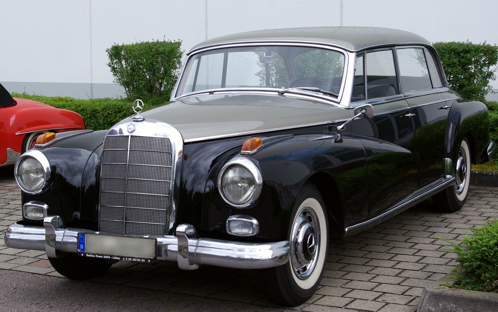 Mercedes Benz () 300S (W189):  