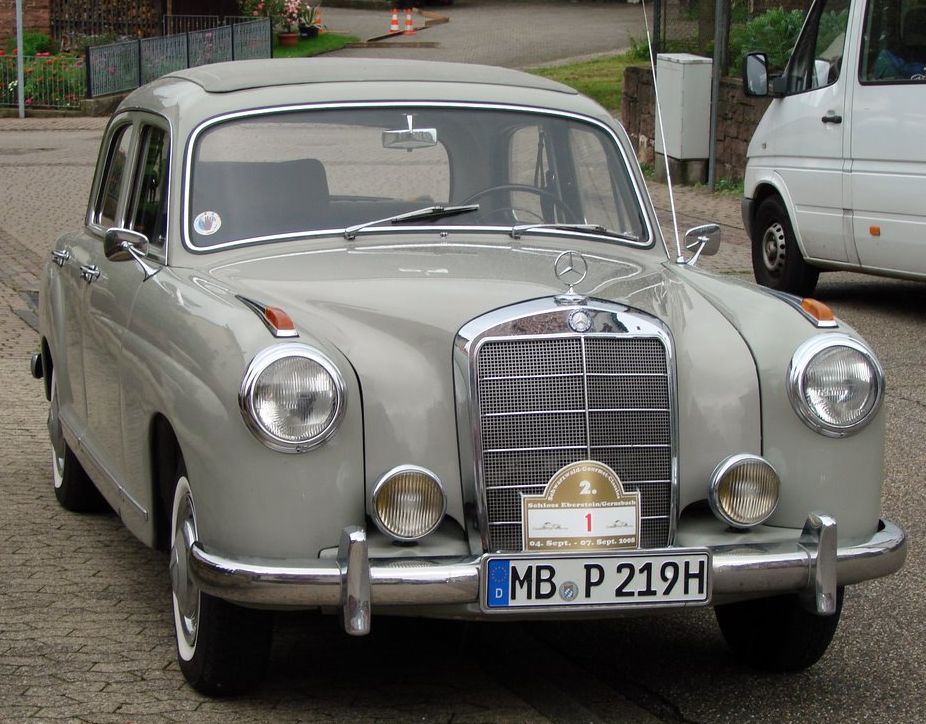 Mercedes Benz () 219 (W105):  