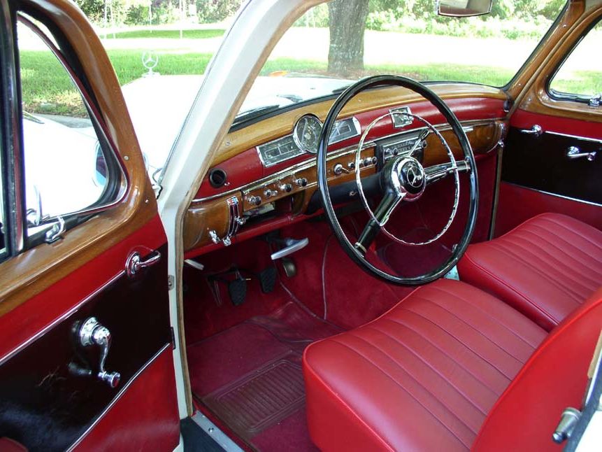 Mercedes Benz () 219 (W105):  
