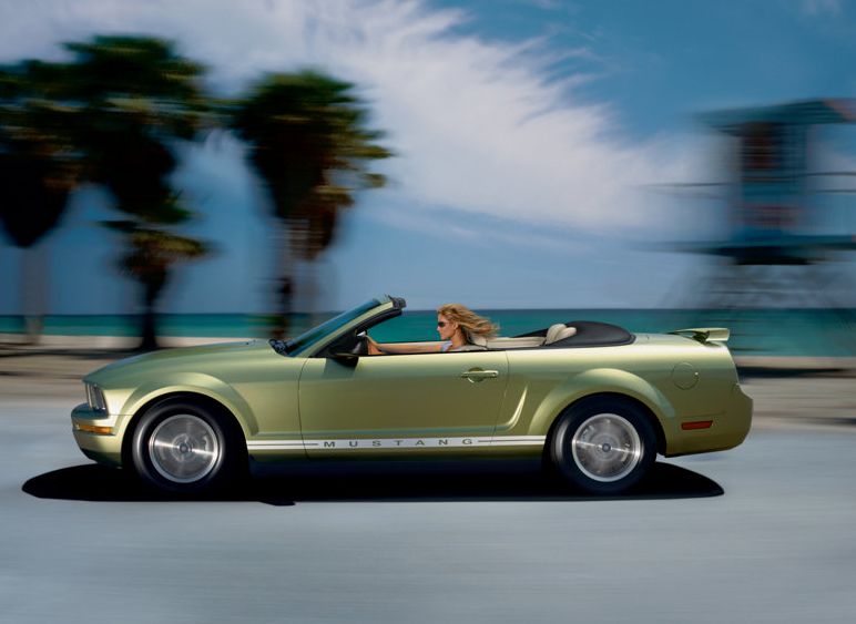 Ford () Mustang V:  