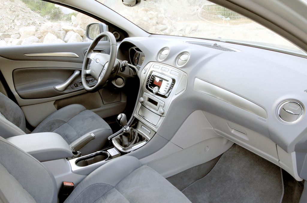 Ford () Mondeo IV:  