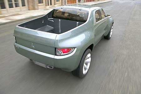 MMC Mitsubishi () Sport Truck Concept:  