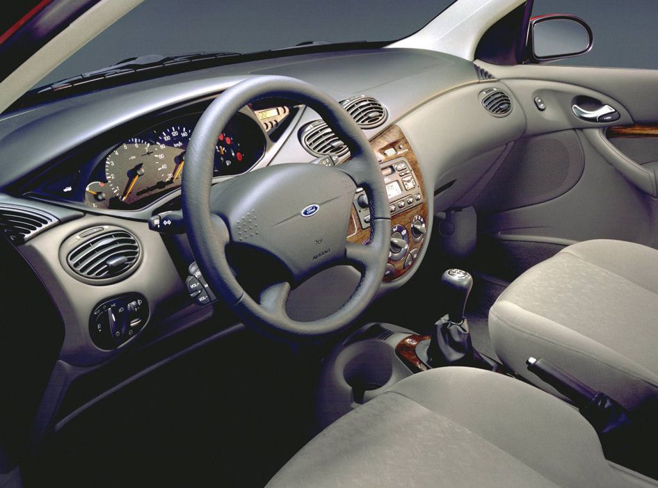 Ford () Focus (DAW, DBW):  