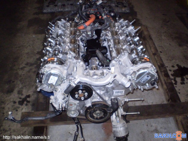 Lexus () 2UR-FSE:  