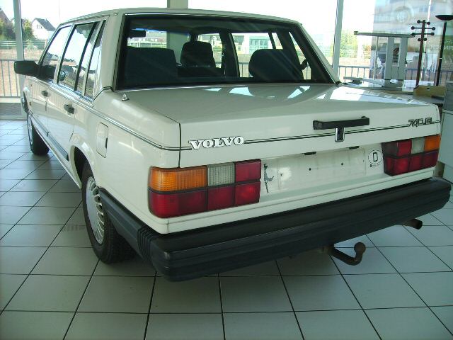 Volvo () 740:  