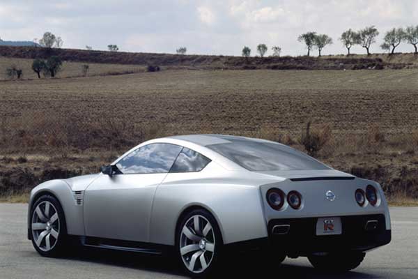 Nissan () GT-R concept:  