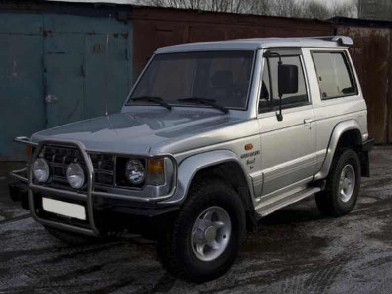 Hyundai () Galloper I:  