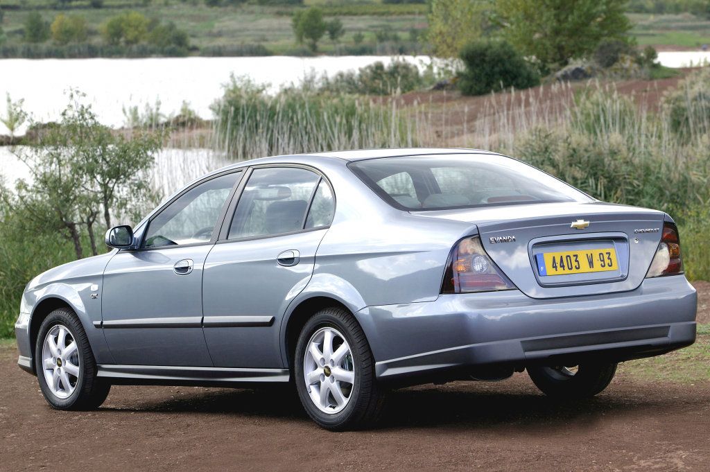 Chevrolet () Evanda:  