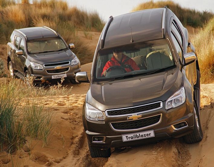 Chevrolet () TrailBlazer II:  