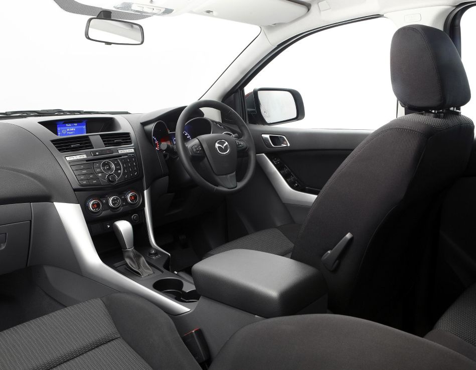 Mazda () BT-50 II:  
