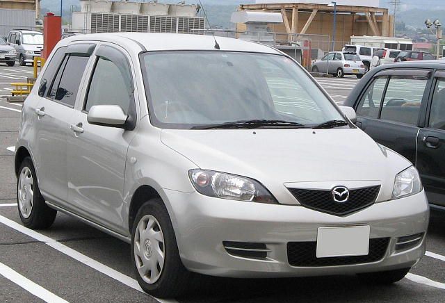 Mazda () Demio II (DY):  
