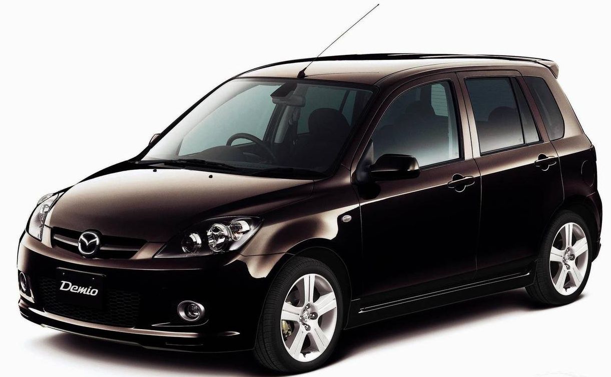 Mazda () Demio II (DY):  